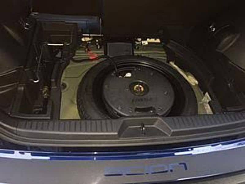 bose sparewheel woofer built-in amplifier with 2 woofers with basetube 1