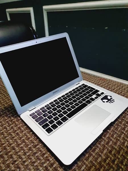 apple macbook air mid 2009 core 2 duo broken lcd (read add ) 2