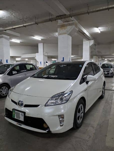 Toyota Prius S 1.8 pearl white 3