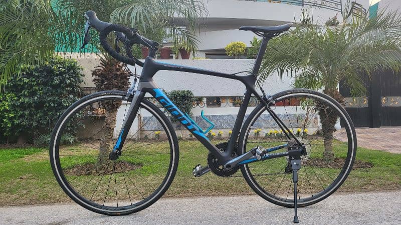 Giant Bicycle - Advance 3 (Full Carbon)(Road Bike) 3