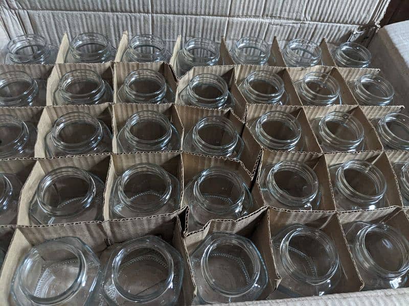 Glass Jars & Glass Bottles for Packaging Available in Bulk Quantity 17