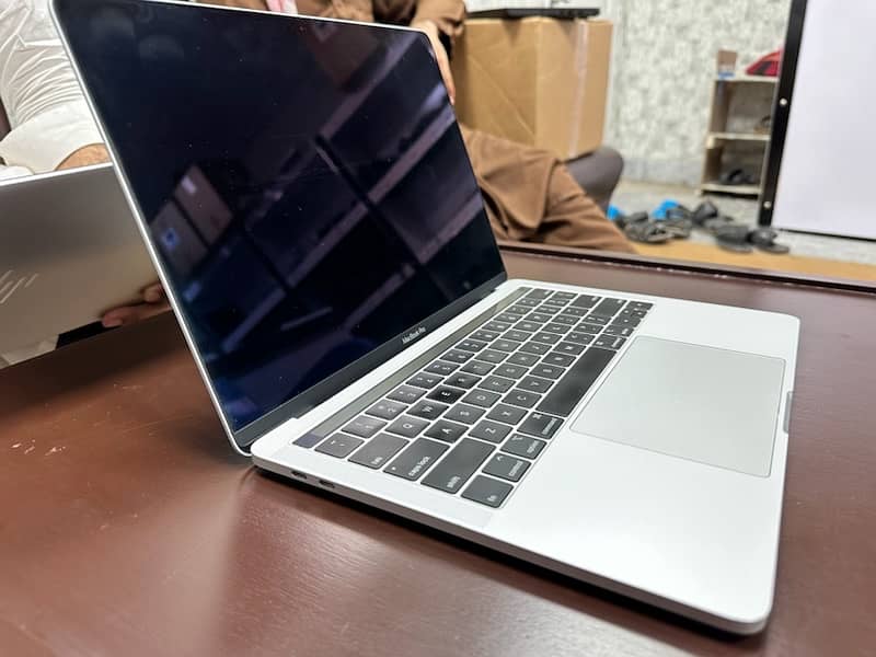 MACBOOK PRO A1989 13” 2018 CORE i7 16GB RAM 512 GB SSD 2