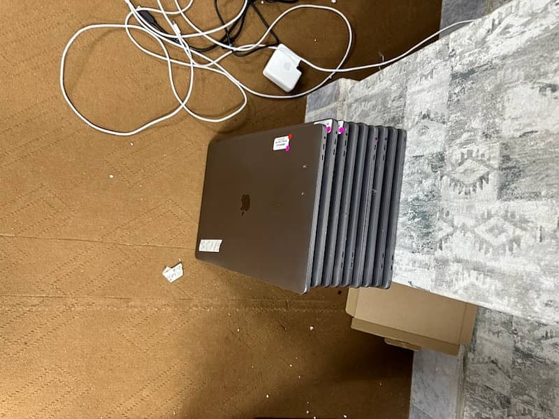 MACBOOK PRO A1989 13” 2018 CORE i7 16GB RAM 512 GB SSD 11