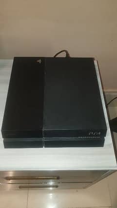 PS4 Fat 1TB 1100 series with 1 game