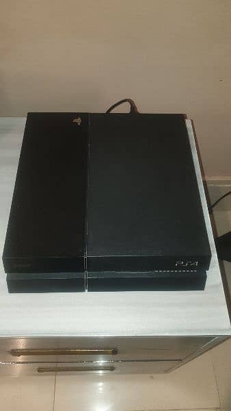 PS4 Fat 1TB 1100 series with 1 game 0