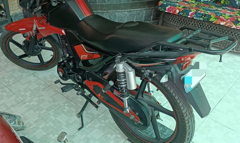 Crown Fit Fighter 150cc Red & Black 1