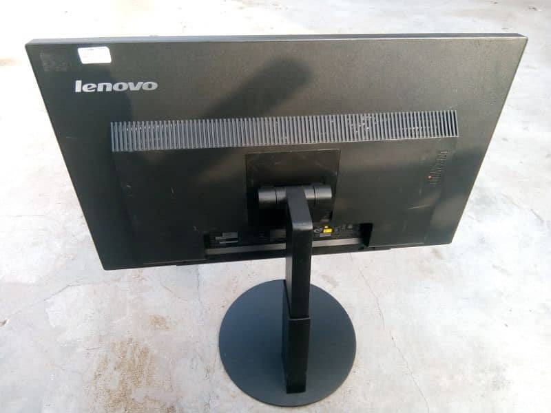 I'm selling my Lenovo 24inch IPS LED monitor 1