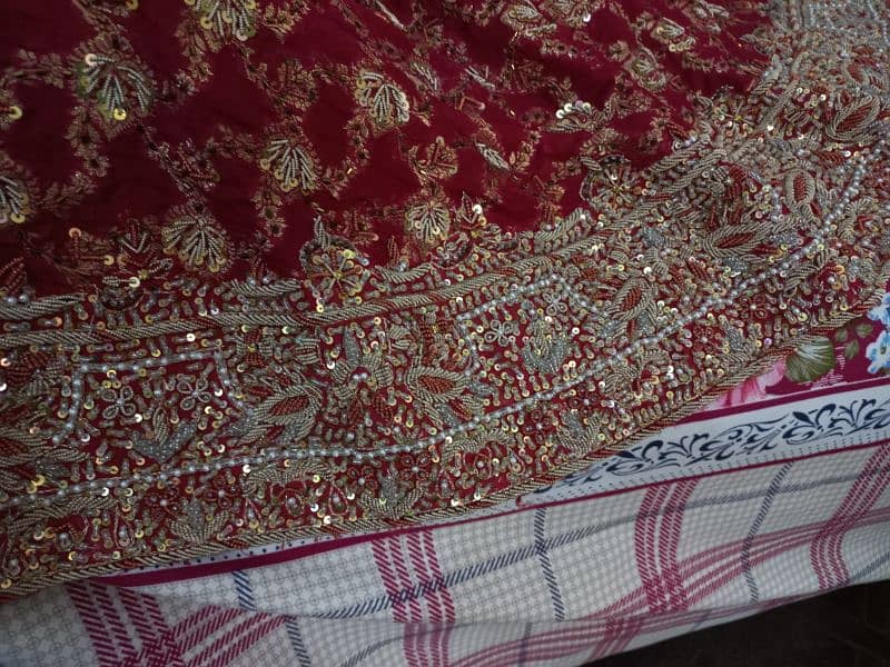 Dulhan Lehnga with heavy work only one time used 2