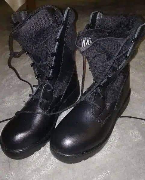 New combat shoes size 9 0