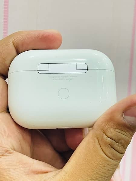 apple airpods pro Orignal charging case Only 1