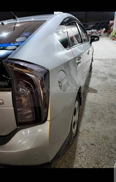 PRIUS (PHV)PLUG IN HYBRID ) 6