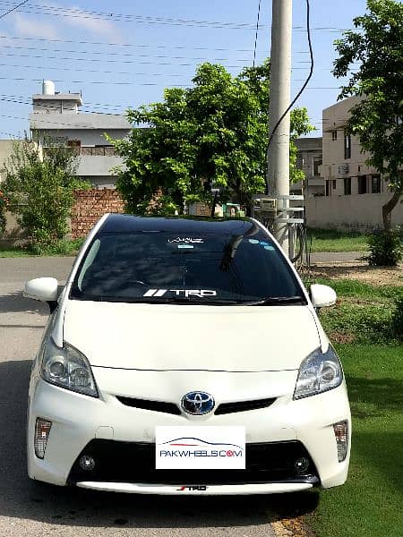 Toyota Prius S 1.8 pearl white 0