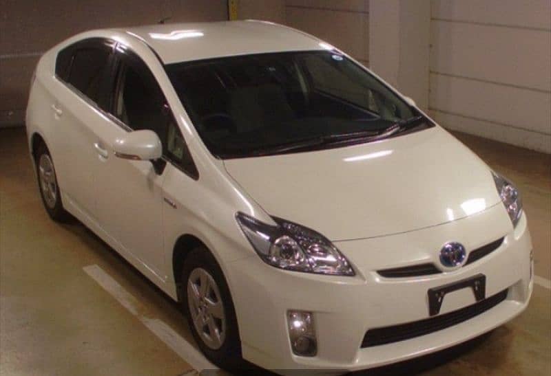 Toyota Prius S 1.8 pearl white 14