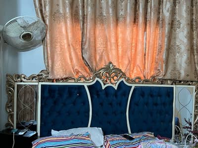 Bedroom set modern style almost new condition