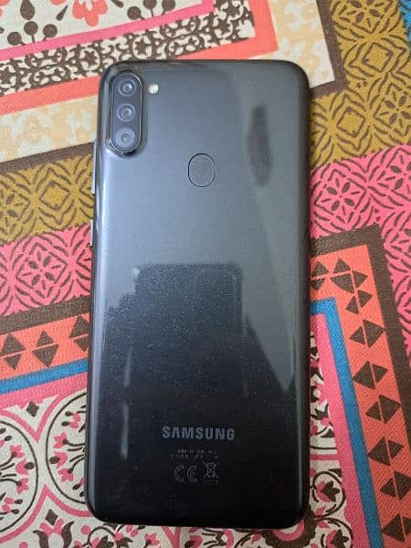 Samsung A11 black with box 2/32gb 4