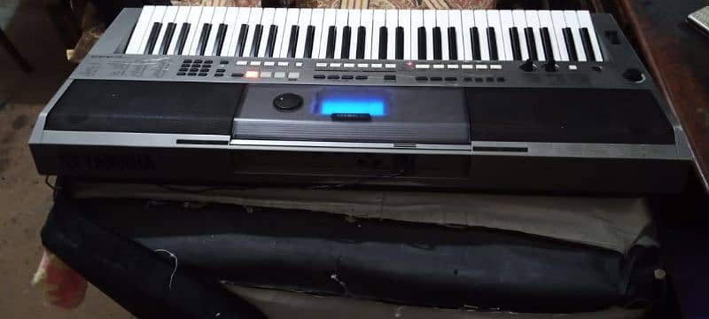 Yamaha PSR E443 Professional Keyboard Available 2