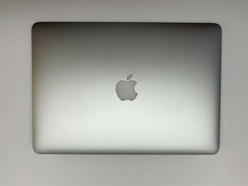 MacBook Air, Slim i5 Laptop 5