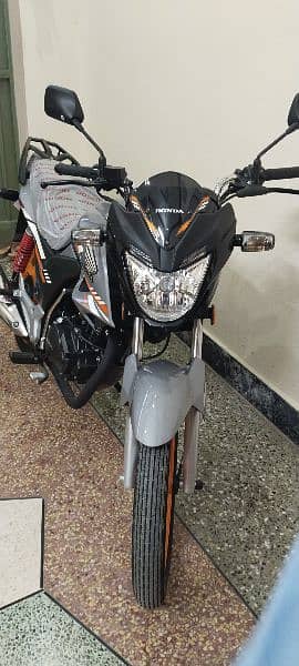 honda cb150f silver colour 3