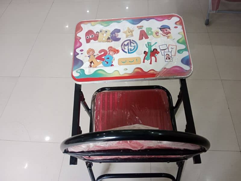 baby study table it is made of iron( لوہے) 1
