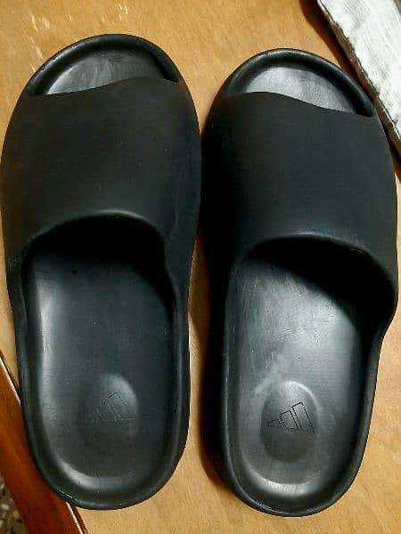 Yeezy Slides / flip flops / slippers 5