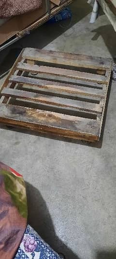wood fridge stand in good condition 03335057033 for cl