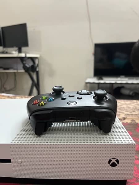 Xbox One S | 500 gb | series X controller 5