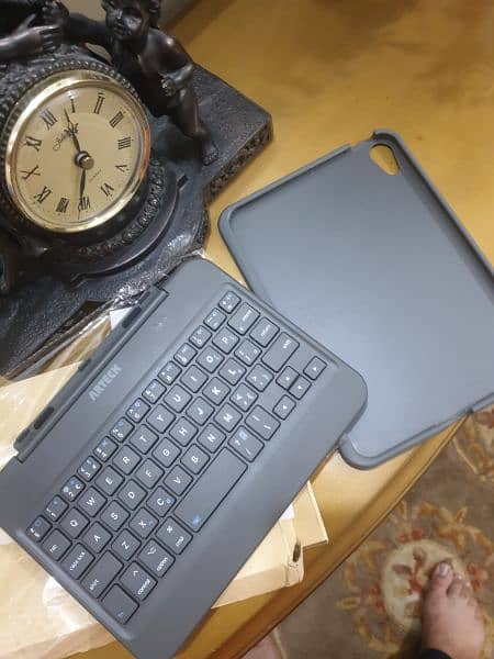 iPad mini 6 Keyboard Case, Bluetooth Keyboard Shockproof Case 1