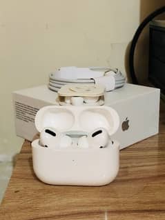 Apple AirPods Pro / nmbr 03155075804