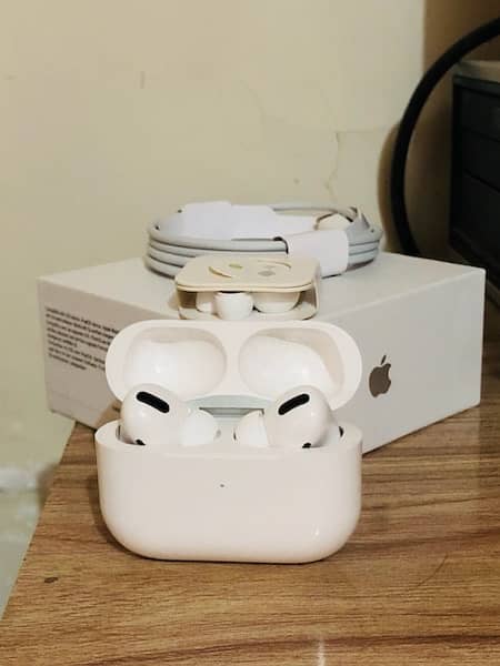 Apple AirPods Pro / nmbr 03155075804 0