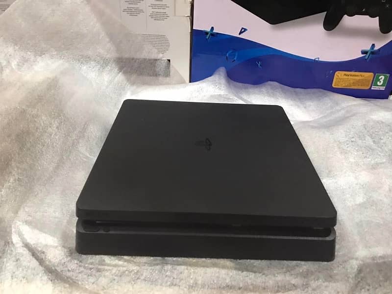 Sleek PS4 Slim for Sale - Excellent Condition! 1