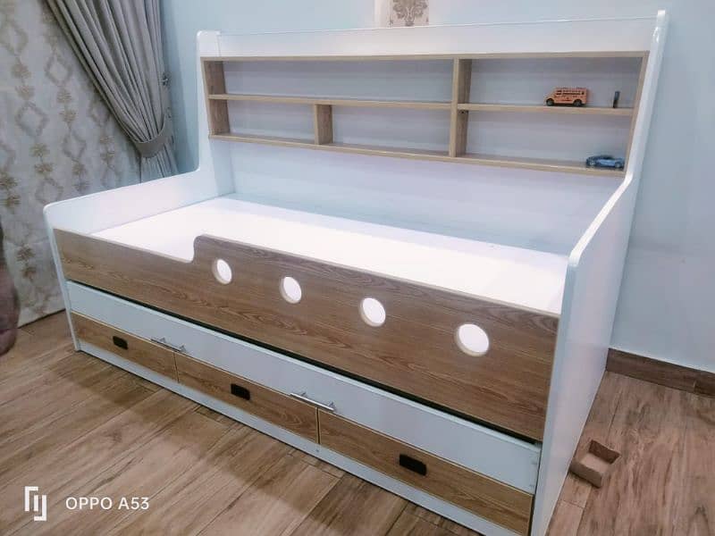 Bed with Draws 4