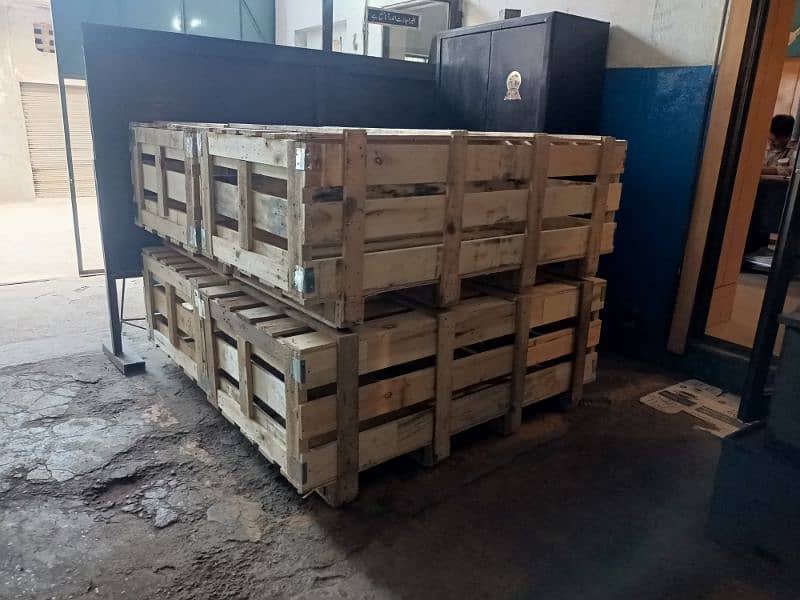 Export Wooden Pallets / Rack Storage / Warehouse stockist 1