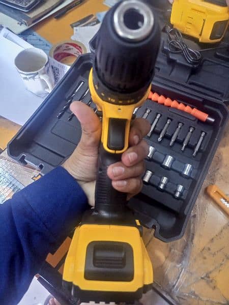 Cordless Hammer Drill and Screw Driver Set with Bits 7