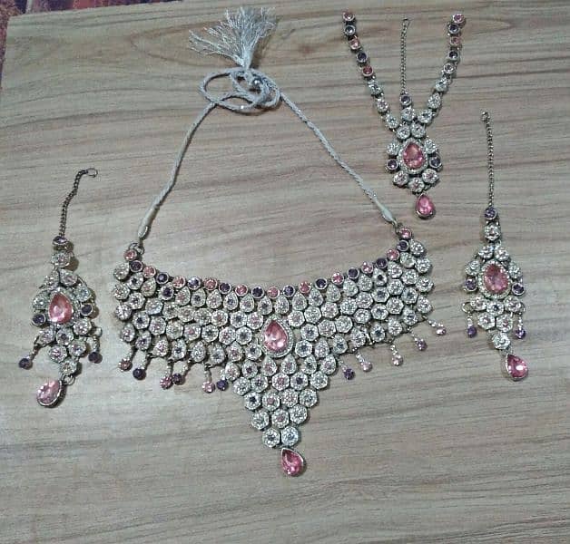 jewellery set with 10 bangles aur 4 kara 1