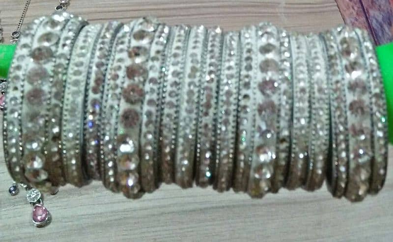 jewellery set with 10 bangles aur 4 kara 2