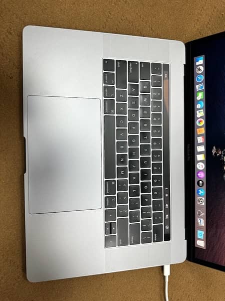 MACBOOK PRO 2019 A1990 2.6 CORE i7/16 GB RAM/512 GB SSD 4GB GRAPHICS 2