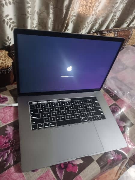 Macbook Pro 2018 15 INCH TOUCHBAR CTO I9 2.9 16GB 512GB 4GB CARD 1