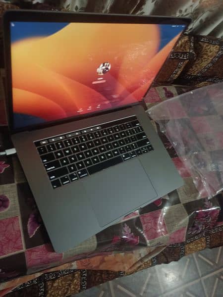 Macbook Pro 2018 15 INCH TOUCHBAR CTO I9 2.9 16GB 512GB 4GB CARD 5