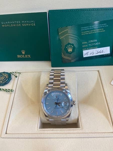 We BUY Used Watches Rolex Omega Cartier Gold Diamond Watches 9