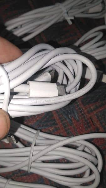 Apple 2 Meter type C cable for MacBook pro 2