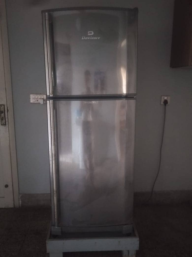 ORIGINAL DAWLANCE FRIDGE MODEL #9175WBHZ IN GOOD CONDITION 6