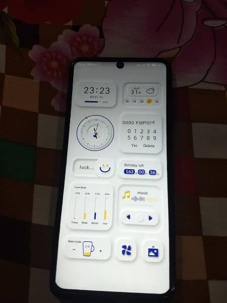 Redmi note 11 10 by 10 memory 4+2/128 1