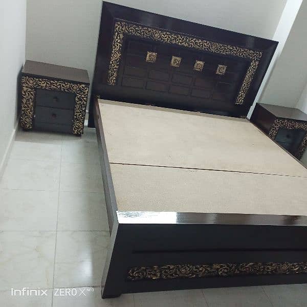 king size duoble bed 22500 with sed tables 30000 with dressing 47000 6