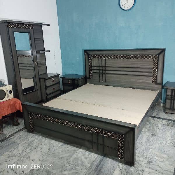 king size duoble bed 22500 with sed tables 30000 with dressing 47000 11