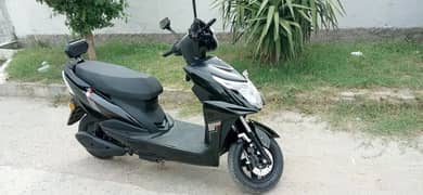 ELECTRIC SCOOTY WITHOUT BATTERY