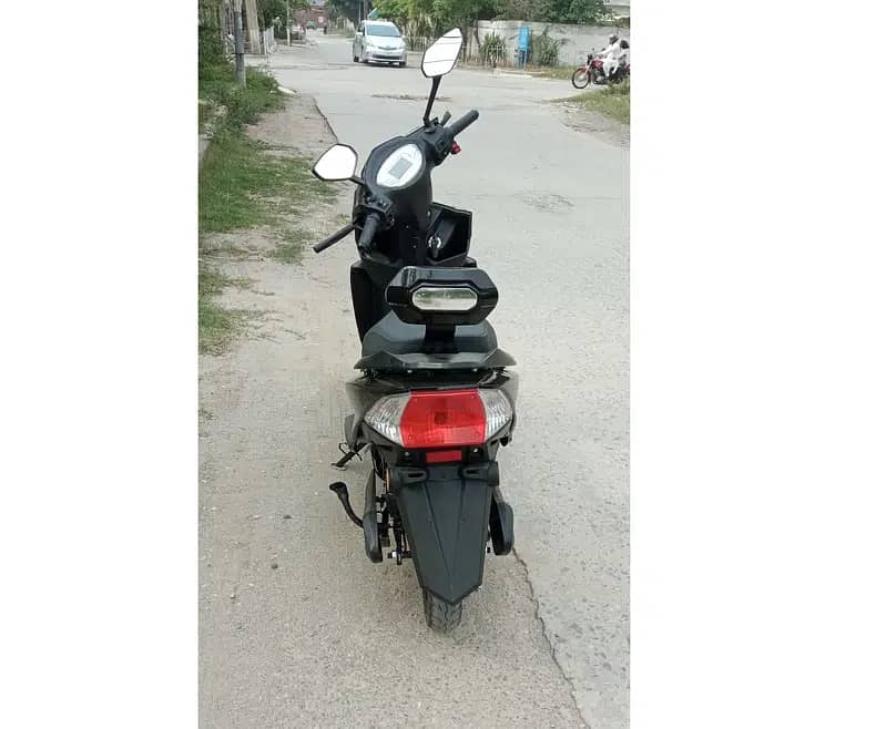 ELECTRIC SCOOTY WITHOUT BATTERY 1