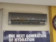 Gree 1.5 ton inverter AC heat and cool in genuine conditioِn like new