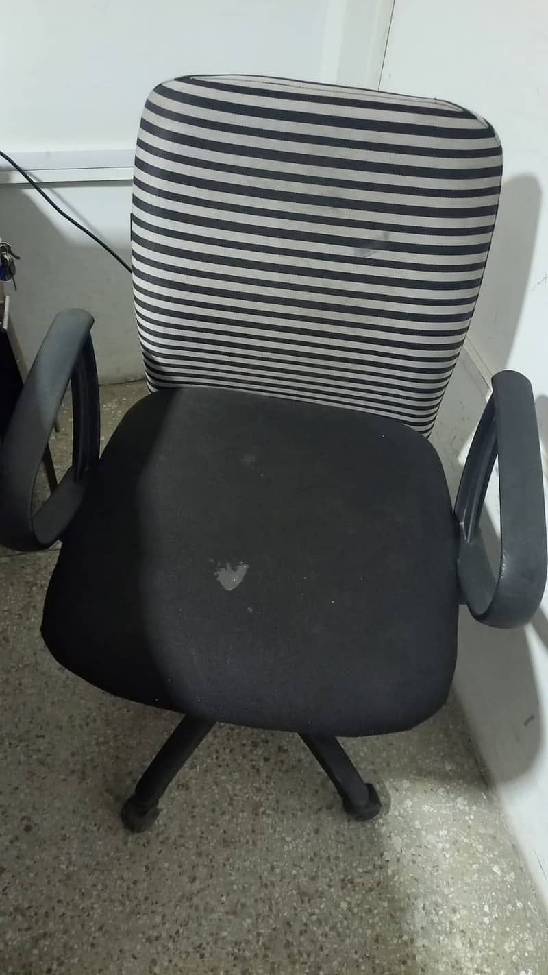 used chair for sale branded imported used only 1 year 0