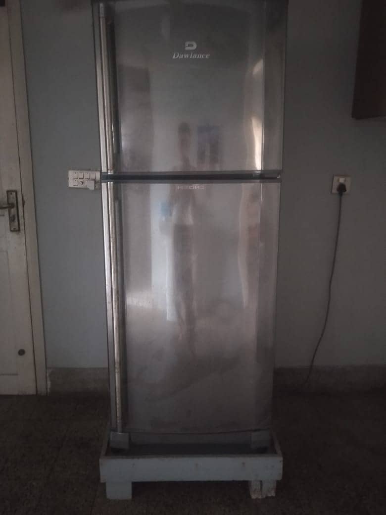 ORIGINAL DAWLANCE FRIDGE MODEL #9175WBHZ IN GOOD CONDITION 0