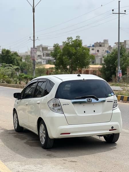 honda fit 2016 hybrid in extra ordinary condition 1